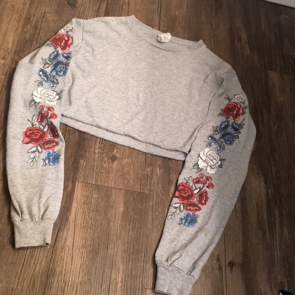 Grey Floral Sleeved Cropped Shirt